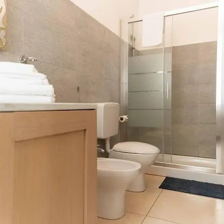 -quadrilatero- Moderno Loft In Centro X4 - Wi-fi Lägenhet